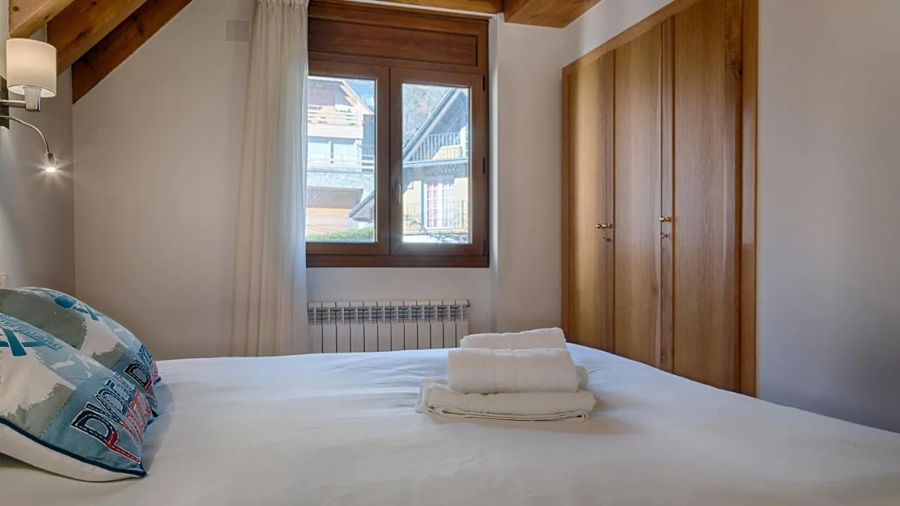 Saplan Real Estate Laujo Apartment Bossost