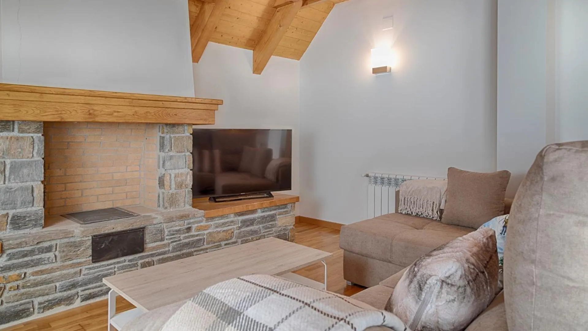 Saplan Real Estate Laujo Apartment Bossost Spain